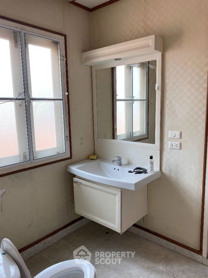 รูป บ้าน 5-ห้องนอน ที่ ลัดดารมย์ อิลิแกนซ์ ราชพฤกษ์-รัตนาธิเบศร์ ใน อ้อมเกร็ด (ID 1521497) - รูปที่ 8/14