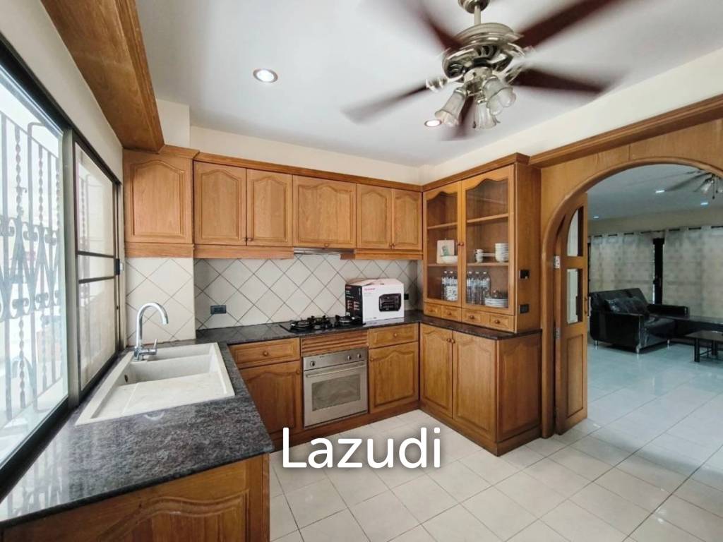 picture 3 Beds 3 Baths 200 SQ.M. Royal Park Village - 9/30