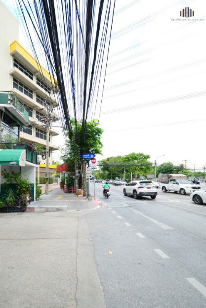 picture Rent! Super Value!! 4.5-Storey Commercial Building with Rooftop | 15 Sq.w. | On Prachachuen 36 Road - 2/22