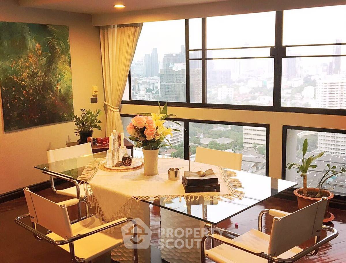 picture 3-BR Condo at President Park Condominium near MRT Queen Sirikit National Convention Centre (ID 514220) - 2/14