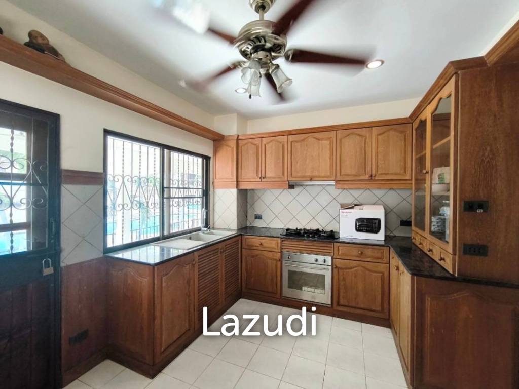 picture 3 Beds 3 Baths 200 SQ.M. Royal Park Village - 8/30