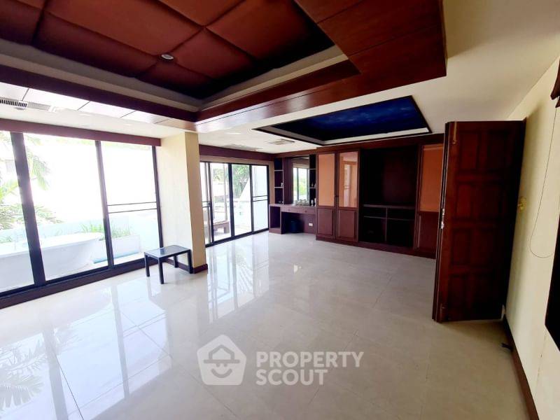 รูป ทาวน์เฮาท์ 8-ห้องนอน ใกล้ หาดจอมเทียน (ID 1570734) - รูปที่ 5/15