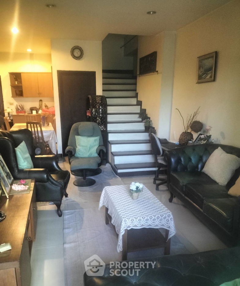 picture 3-BR Condo at Country Complex Bangna near BTS Bang Na (ID 1501289) - 1/20
