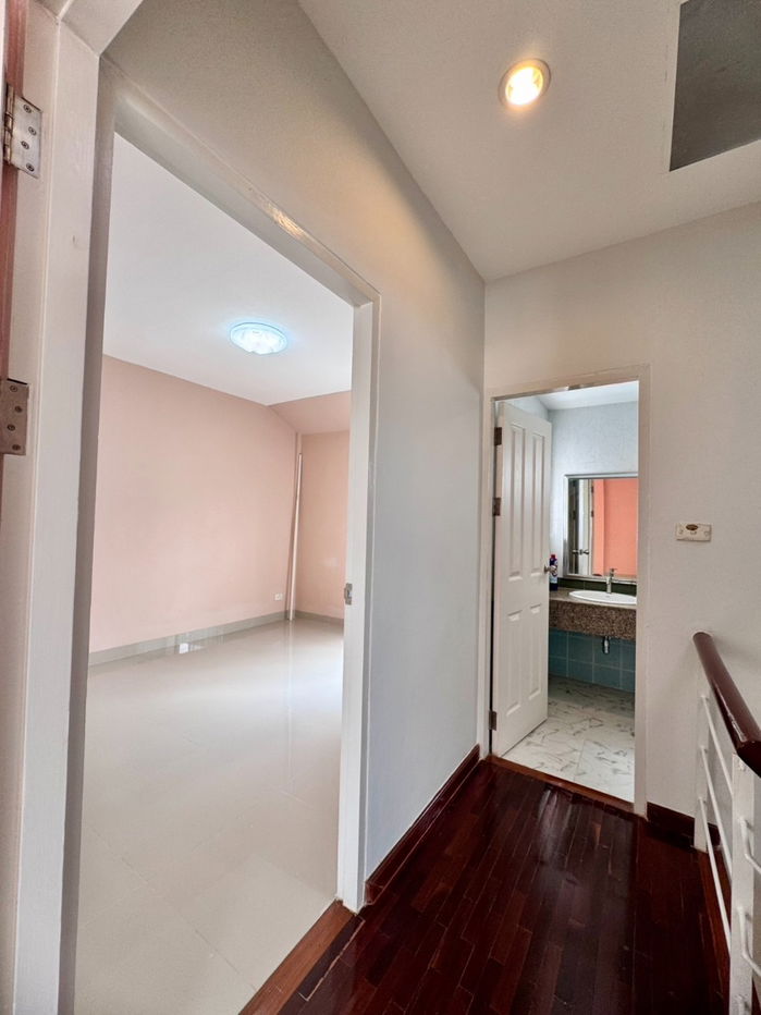 picture Townhouse for sale, Supalai Ville Village, Ram Intra 40, next to Ram Intra Expressway (N.449) - 8/10