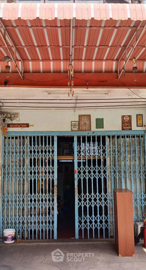 picture 3-BR Townhouse close to Sathu Pradit (ID 2226514) - 2/5