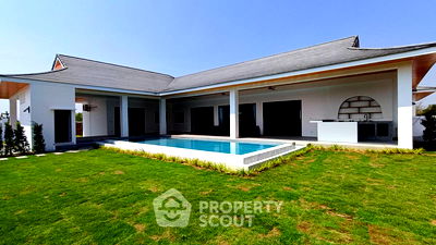 Houses for sale Thap Tai, Prachuap Khiri Khan : 4-BR Villa in Thap Tai (ID 2003889)
