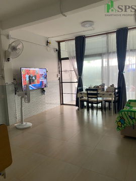 Commercial building for rent, near BTS Phaya Thai (SPSAD3109)