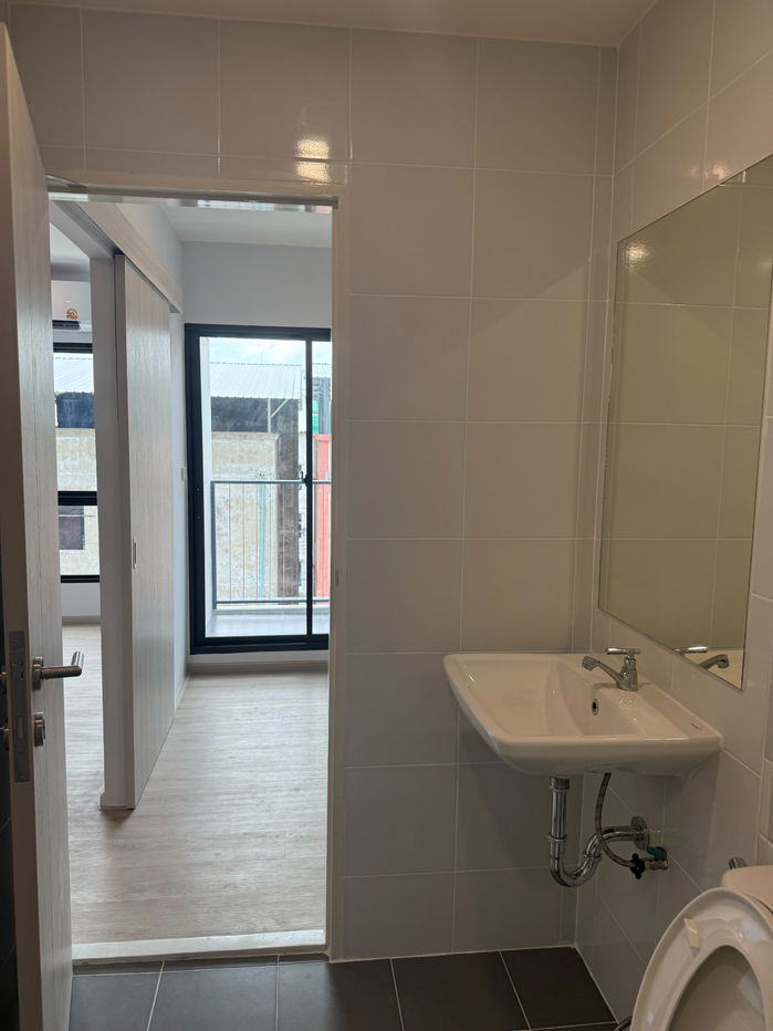 รูป v condo prime ลาดกระบัง ปล่อยเช่า 8000 บาท/เดือน ห้อง 24 ตรม ชั้น 5 ทิศเหนือ - รูปที่ 4/6