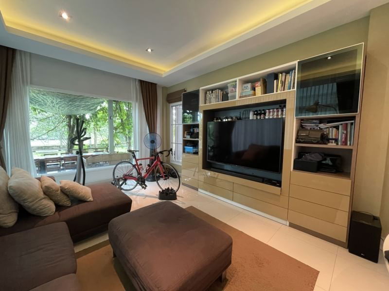 รูป 🏡 ขายบ้านเดี่ยวหรู สร้างเอง 🌳 บนพื้นที่  𝟓𝟎𝟎 ตร.ว. ถนนเพชรหึงษ์ (คุ้งบางกระเจ้า) ใกล้ตลาดบางน้ำผึ้ง ตกแต่งสวย เฟอร์นิเจอร์ครบ ไม่มีค่าส่วนกลาง - รูปที่ 8/19
