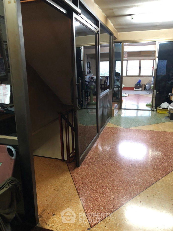 picture 3-BR Townhouse close to Sathu Pradit (ID 2226514) - 4/5