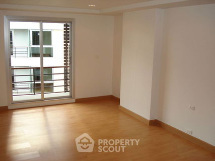 รูปภาพ 2-BR Condo at Resorta Yen-Akat near MRT Khlong Toei (ID 1425511)