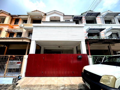 Houses for rent Max Valu Pattanakarn : House for rent, Rama 9, Klang Muang Village, Soi Rama 9 43 (N.1452)