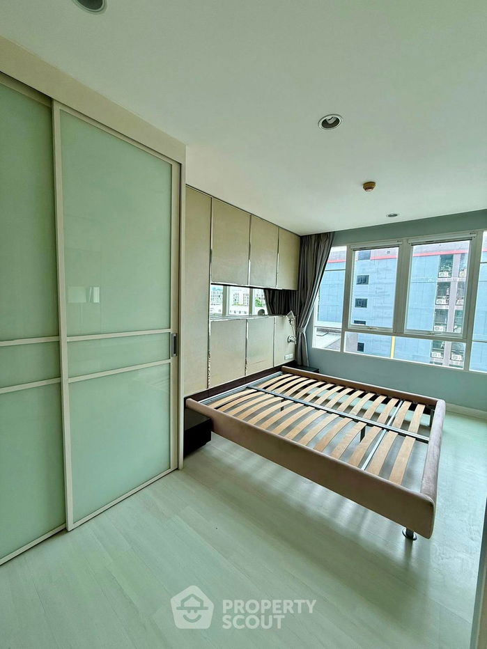 picture 1-BR Condo at The Bangkok Sathorn-Taksin near BTS Krung Thon Buri (ID 2226594) - 3/10