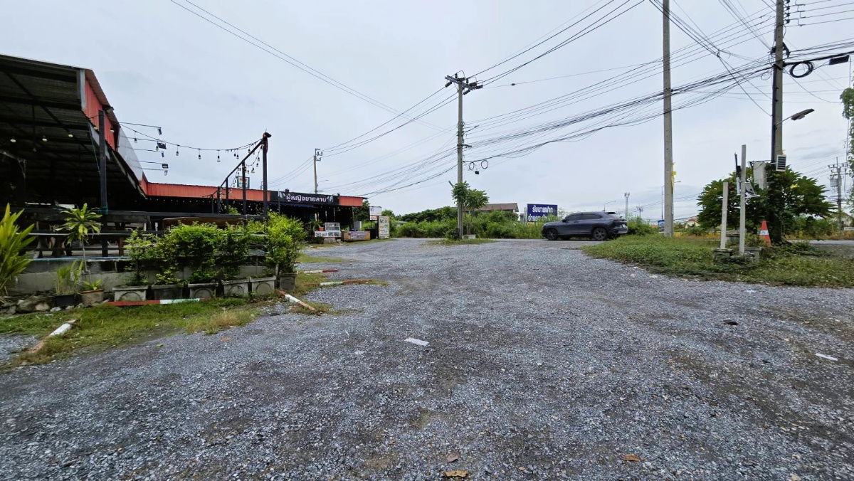 picture Invest Smart! Ideal Plot for Commercial Use! Land for Sale: 1 Rai 16 Sq.wah (Approx. 1,664 Sq.m.) Located on Highway 1009 - 5/9