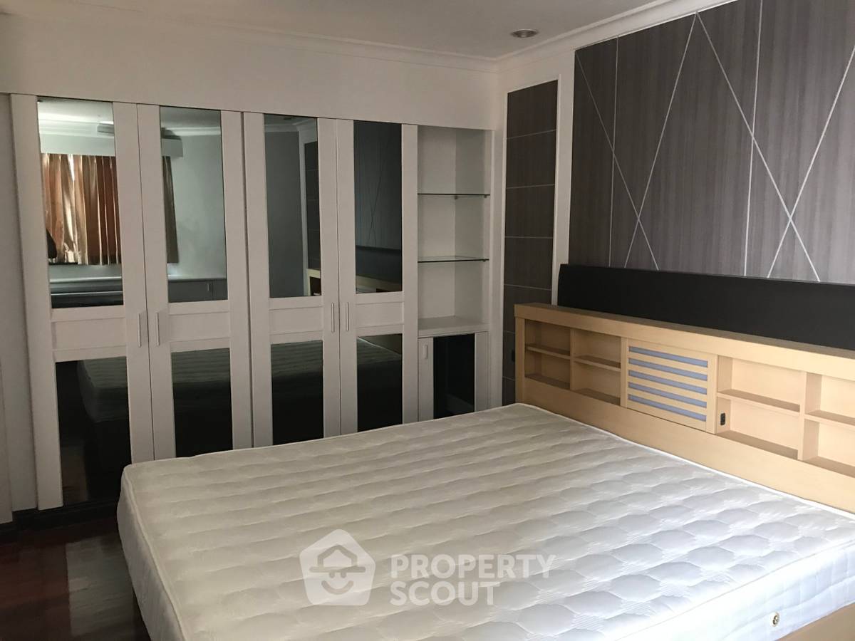 picture 3-BR Condo at President Park Condominium near MRT Queen Sirikit National Convention Centre (ID 514220) - 9/14