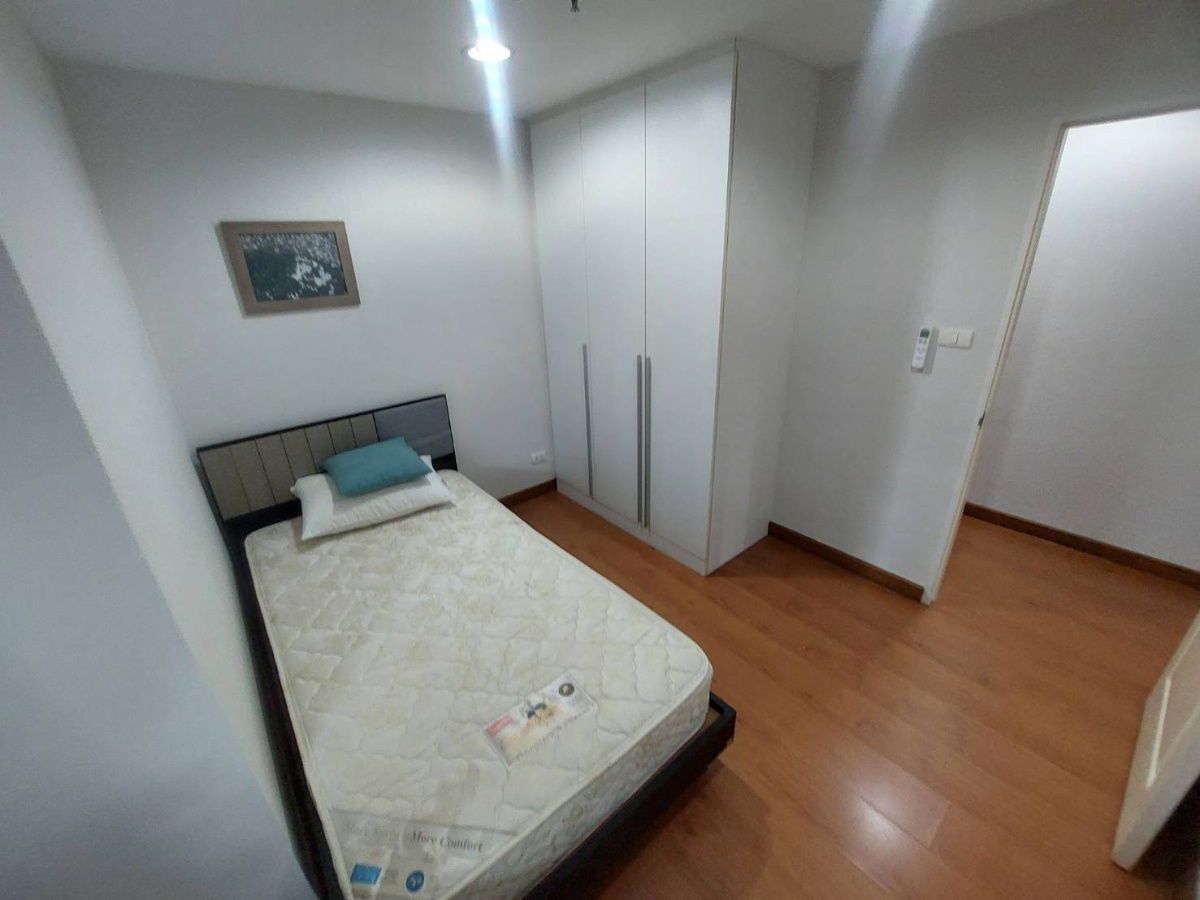 picture 3-Bedroom Condo Belle Grand Rama 9 for Rent - 12/18