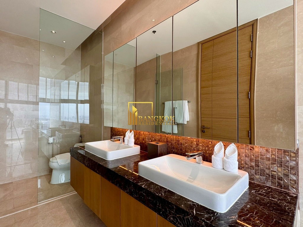 picture Luxurious 3 Bed Duplex Serviced Apartment in Ratchadamri - BR12994CD - 41/56