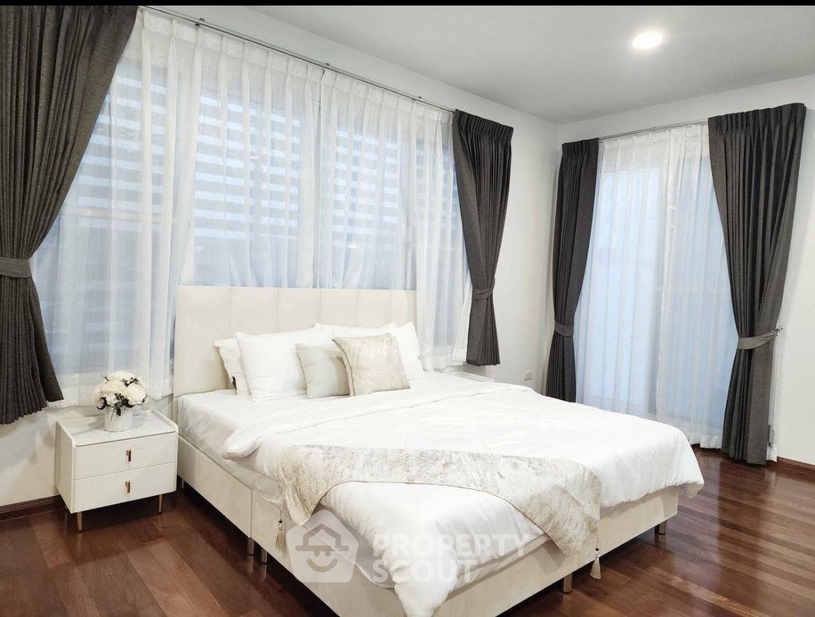 รูป บ้าน 5-ห้องนอน ใน สามเสนนอก (ID 2227005) - รูปที่ 2/8