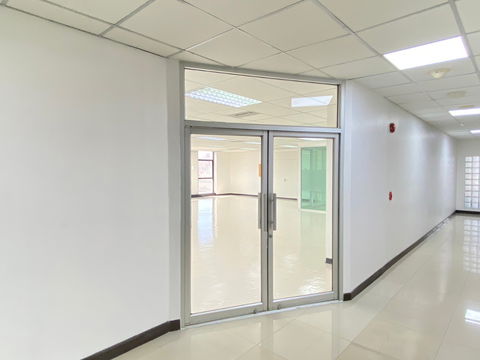 office for rent near MRT SUTHISAN 