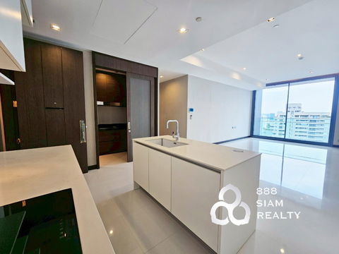 HOT DEAL !! Sale Condo Q1 Sukhumvit BTS Na Na Type 3 bed, 3 bath