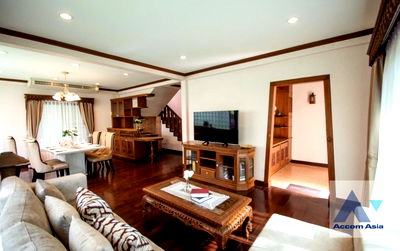 Houses for rent MRT Sam Yan : 🔼🔽 AccomA 📩  3 BR House @Oriental Style House in Compound with Pool (AA44299)
