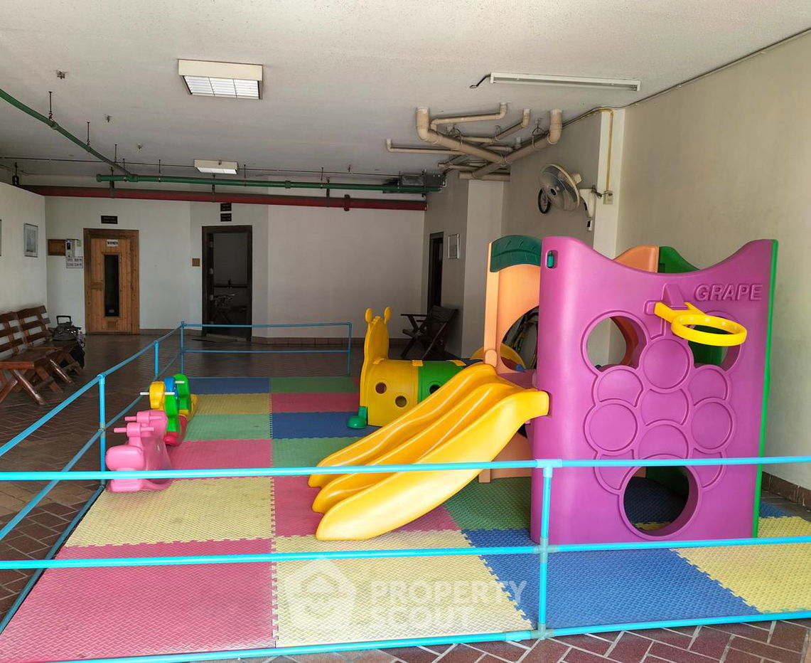 picture 3-BR Condo at Country Complex Bangna near BTS Bang Na (ID 1501289) - 17/20