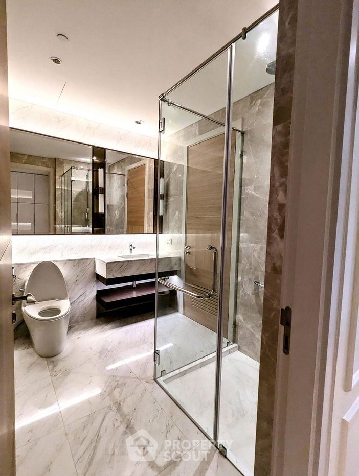 picture 3-BR Condo at Sindhorn Residence near BTS Ratchadamri (ID 1779156) - 3/9