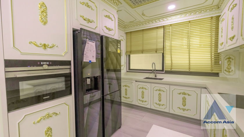 picture 🔼🔽 AccomA 📩  European Classic-Style Luxury Home (AA35121) - 8/20