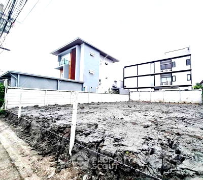Land for sale Bangkok Arts&Crafts College : 376 m² Land for Sale in Wang Thonglang (ID 2220769)