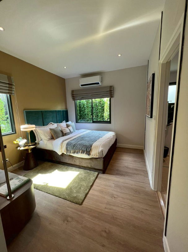 picture Single house near the airport, ready to move in, 280 sq m, 3 parking spaces - 8/21