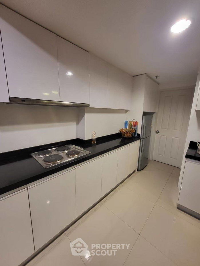 picture 2-BR Condo at Belle Grand Rama 9 near MRT Phra Ram 9 (ID 2184886) - 12/16