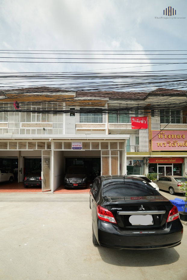 picture For Sale: 3-Storey Commercial Building (Shophouse) on Main Road – 28 sq. wah (112 sqm)  - 4/24