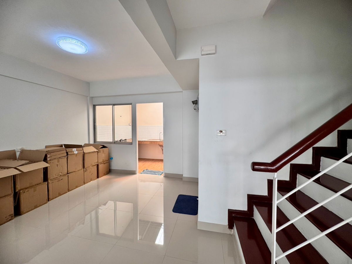 picture Townhouse for sale, Supalai Ville Village, Ram Intra 40, next to Ram Intra Expressway (N.449) - 3/10