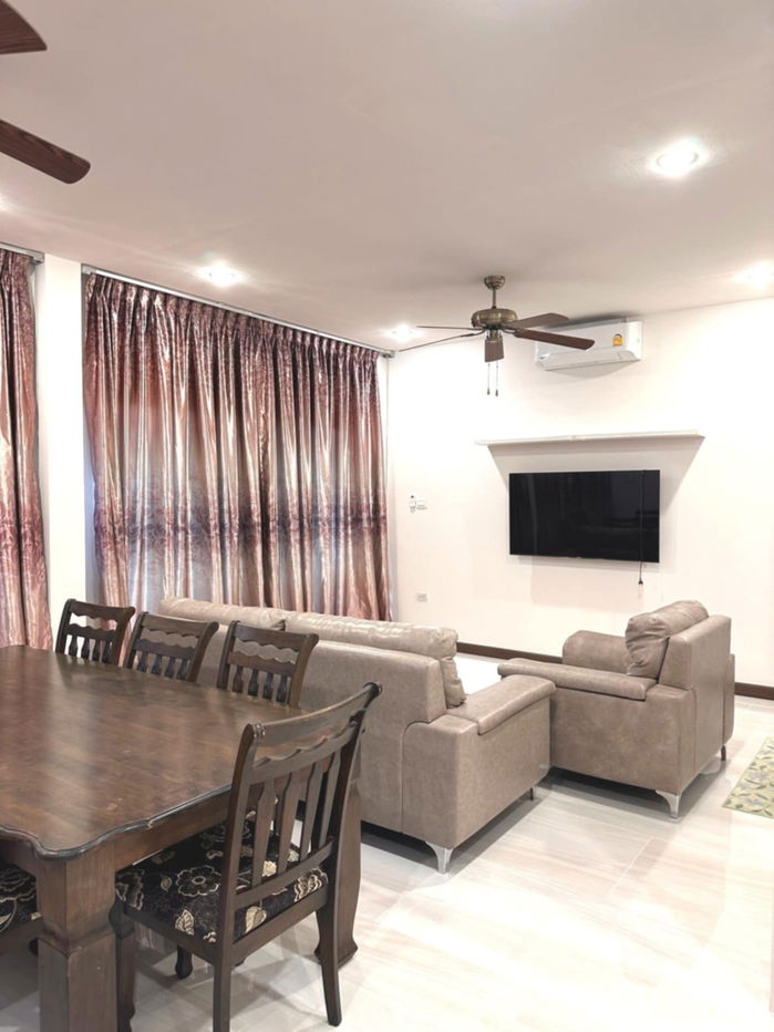 picture For Sale : Pool Villa with Snooker Room-Rawai Phuket - 8/12