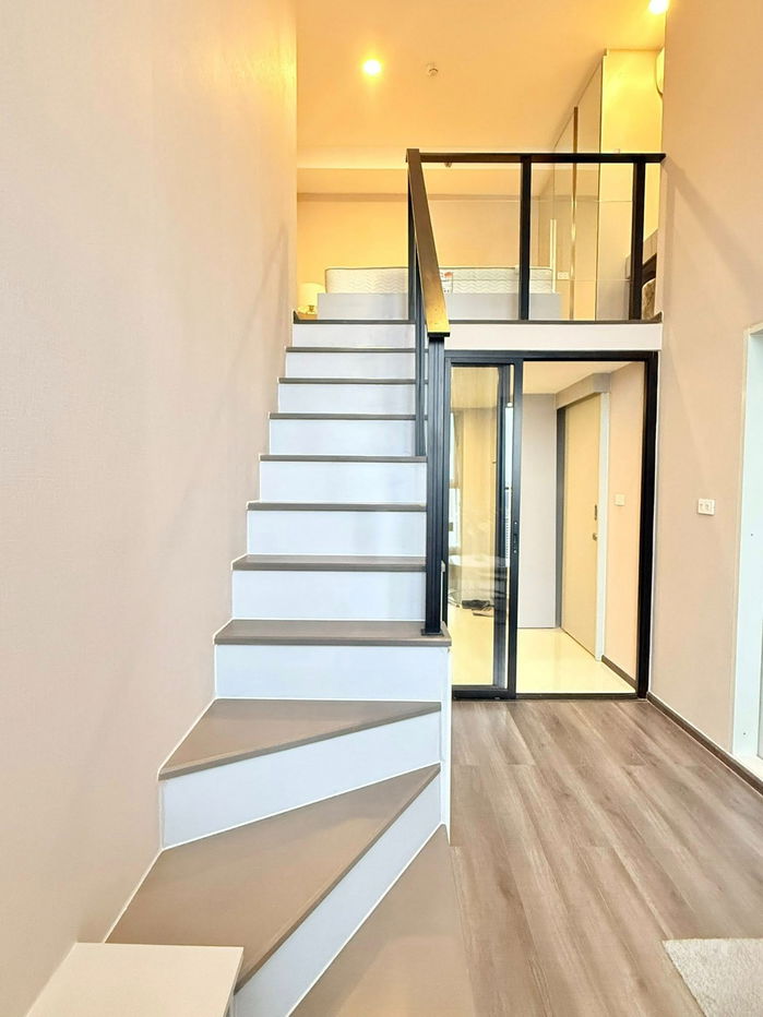 picture For rent, luxury condo in the heart of Ratchayothin, just a few steps to BTS, Duplex room, high ceiling, airy, comfortable, Line ID: @951qfbfi - 4/8