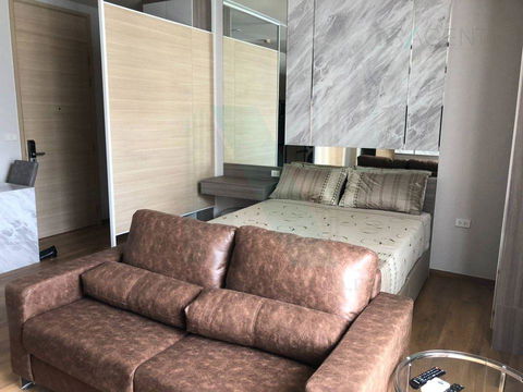 For rent, Park 24 STUDIO, 25th floor, Building A, near BTS Phrom Phong.