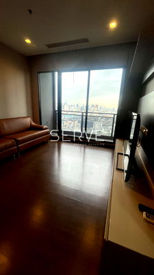Condos for rent MRT Thailand Cultural Centre : Combine 2 Beds with Bathtub Fully furnished Good Location Condo close to MRT Thailand Cultural Centre station @   Ivy Ampio