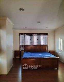 picture 3-BR Condo at Lumpini Suite Ratchada-Rama 3 in Chong Nonsi (ID 1898320) - 2/7