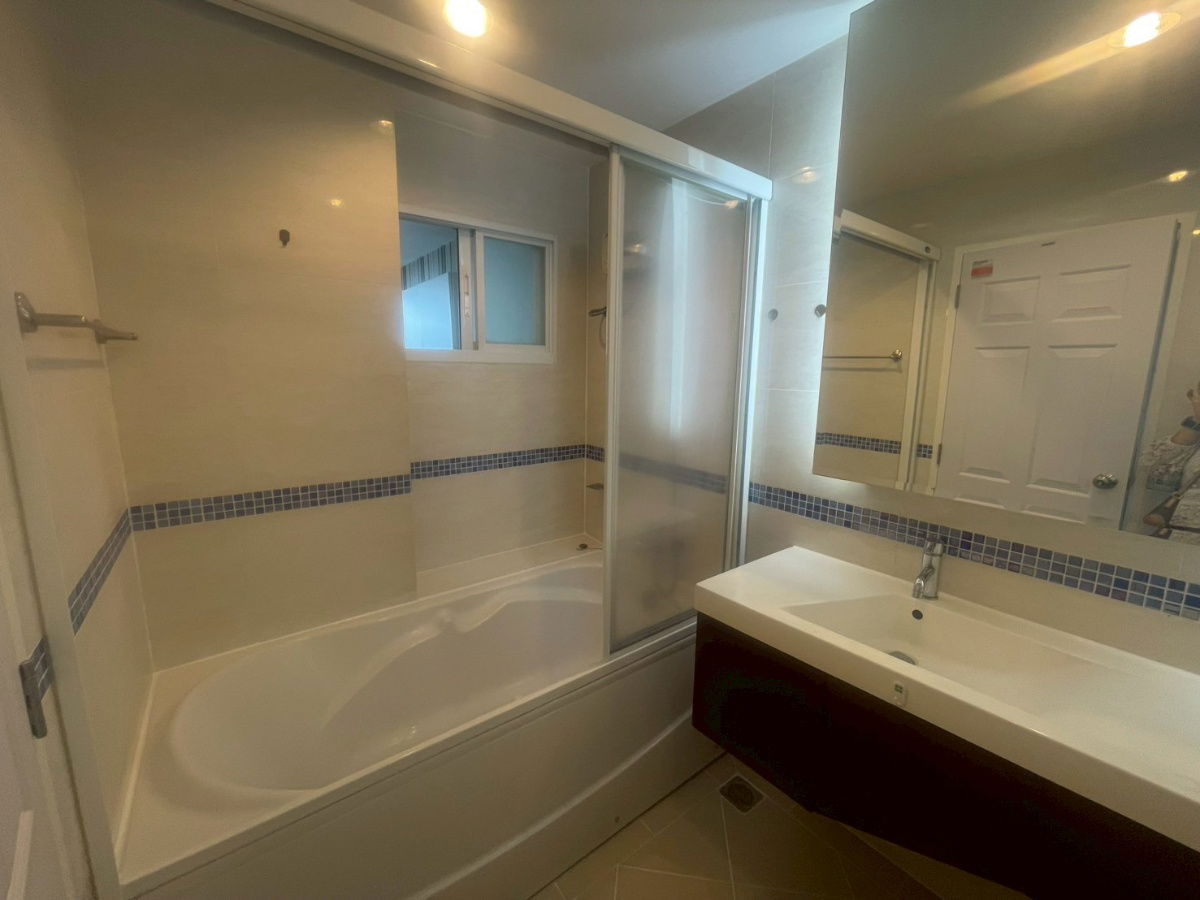 picture For Rent Life Sukhumvit 65 ✨Beautiful room BTS Phra Khanong - BTS Ekkamai, complete furniture + electrical appliances Line ID: @551txomc - 8/10