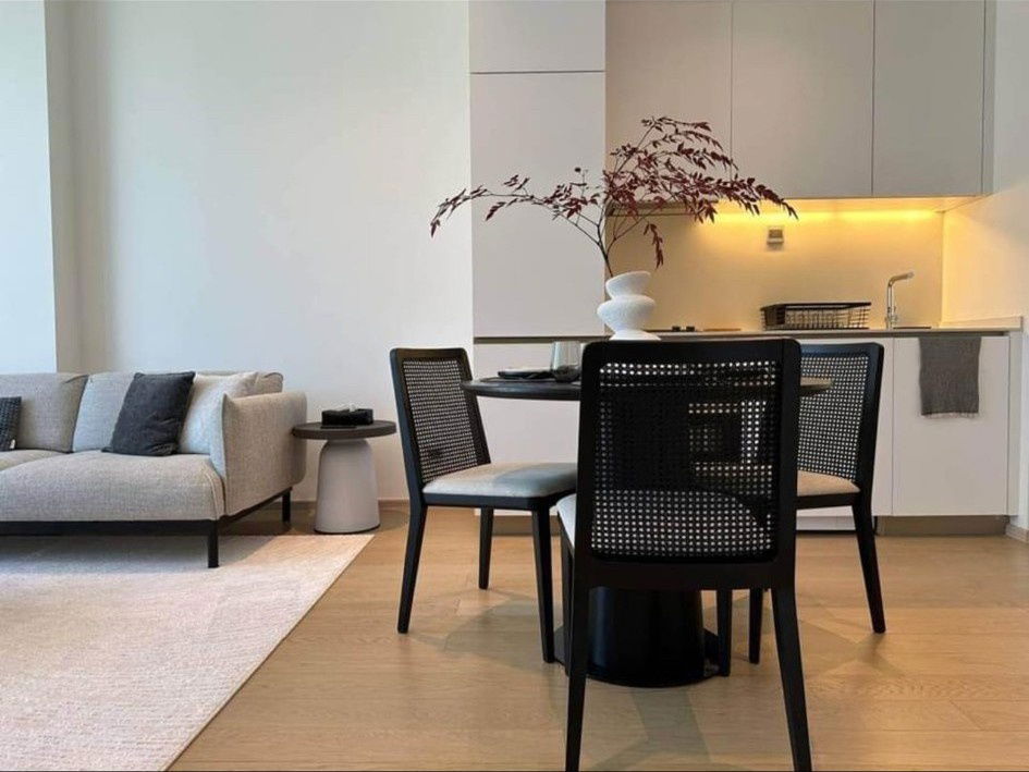 รูป ♦ Modern Room ♦ ชั้น 20+ 55.70 ตร.ม. | 1 ห้องนอน 1 ห้องน้ำ | คอนโดใกล้ BTS ทองหล่อ 190 ม., เมเจอร์ ซีนีเพล็กซ์ สุขุมวิท 550 ม. - รูปที่ 10/11