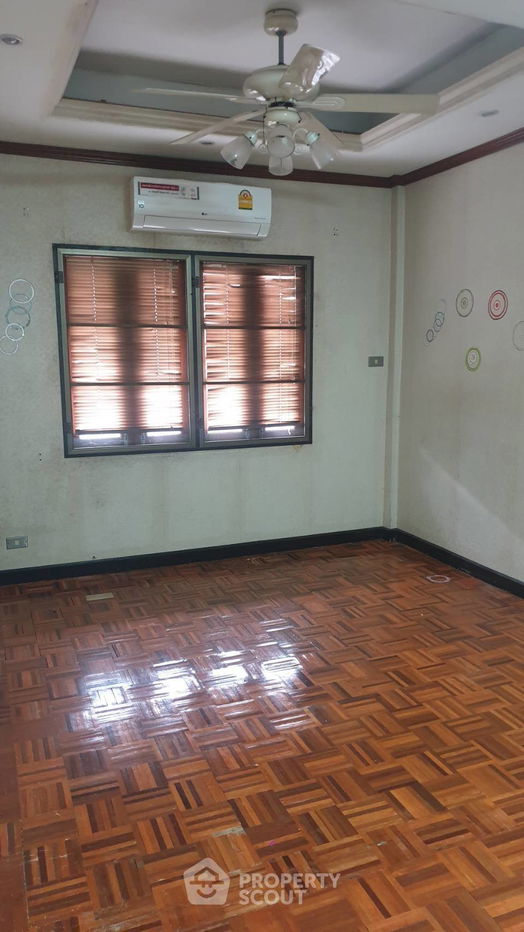 รูป ทาวน์เฮาท์ 3-ห้องนอน ใน ตลาดบางเขน (ID 2105824) - รูปที่ 4/9