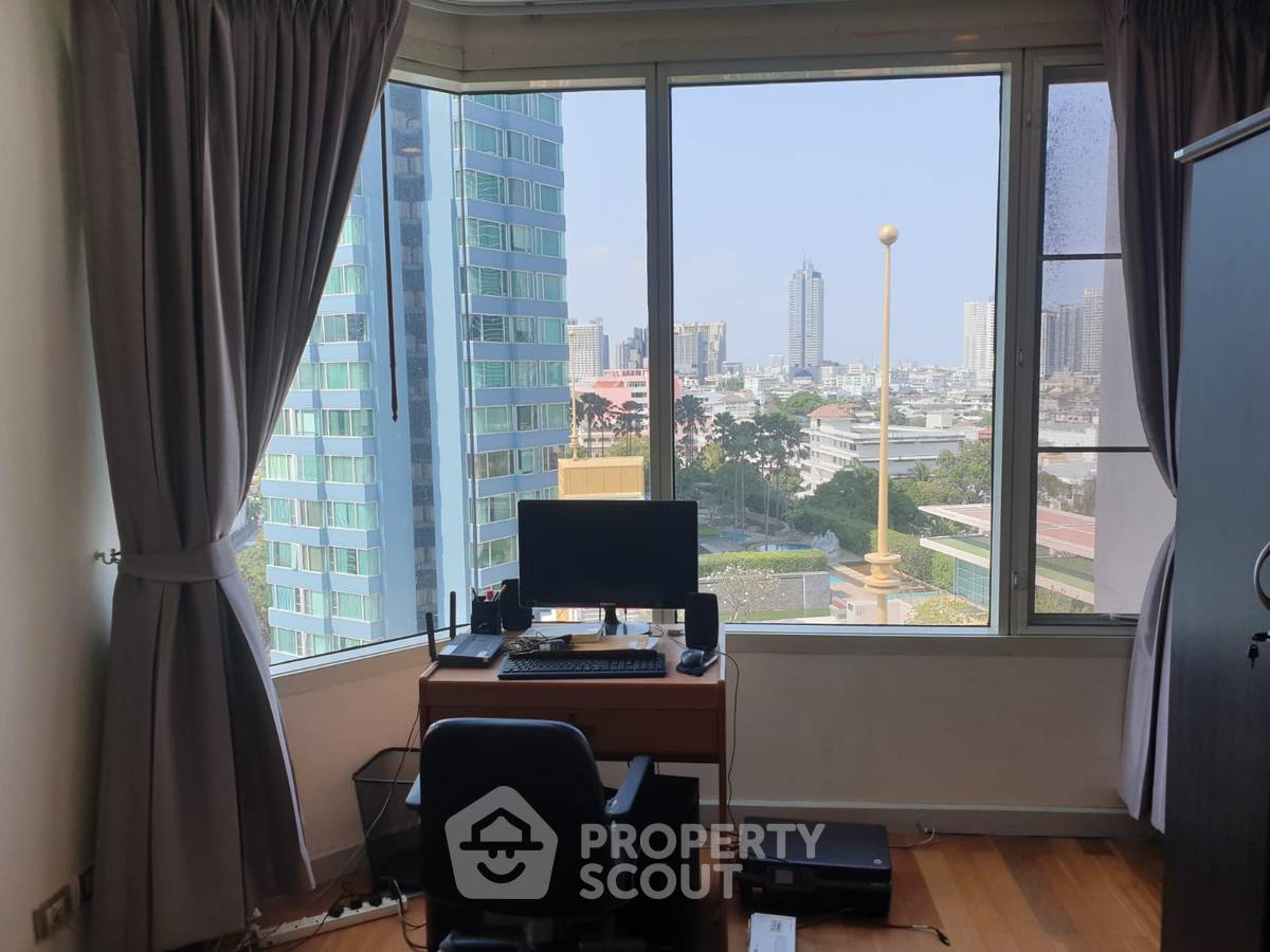 picture 3-BR Condo at Watermark Chaophraya near BTS Krung Thon Buri (ID 2035835) - 8/17
