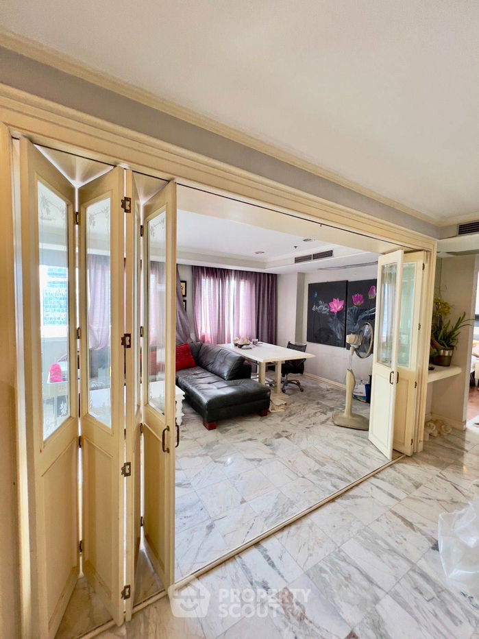 picture 3-BR Condo at Wittayu Complex near BTS Phloen Chit (ID 1497579) - 9/12