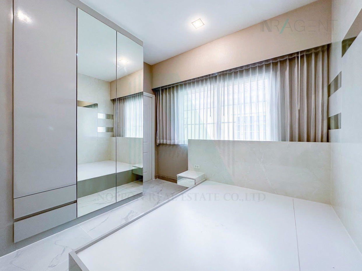picture 🚩 For Sell Twin house GOLDEN NEO SATHORN 2-story 4 bedroom 4 bathroom - 7/8