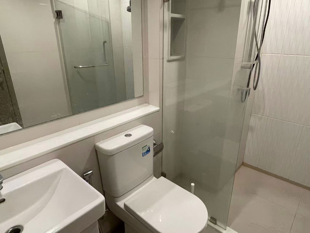 picture Life Asoke-Rama 9 URGENT SALE + FOR RENT - 6/21