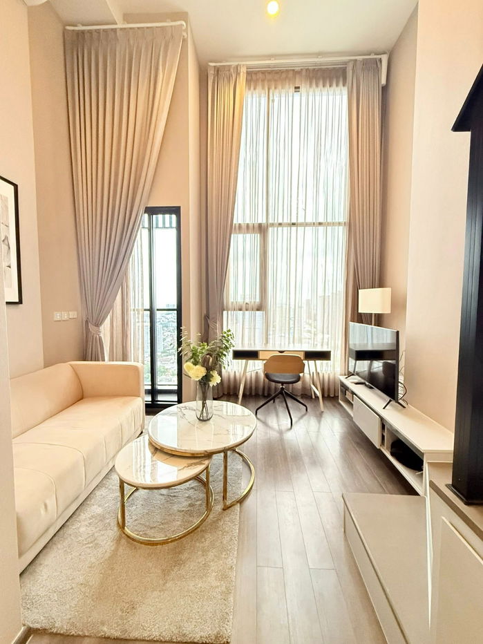 picture For rent, luxury condo in the heart of Ratchayothin, just a few steps to BTS, Duplex room, high ceiling, airy, comfortable, Line ID: @951qfbfi - 1/8