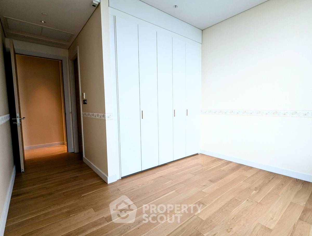 picture 3-BR Condo at Sindhorn Residence near BTS Ratchadamri (ID 1779156) - 9/9