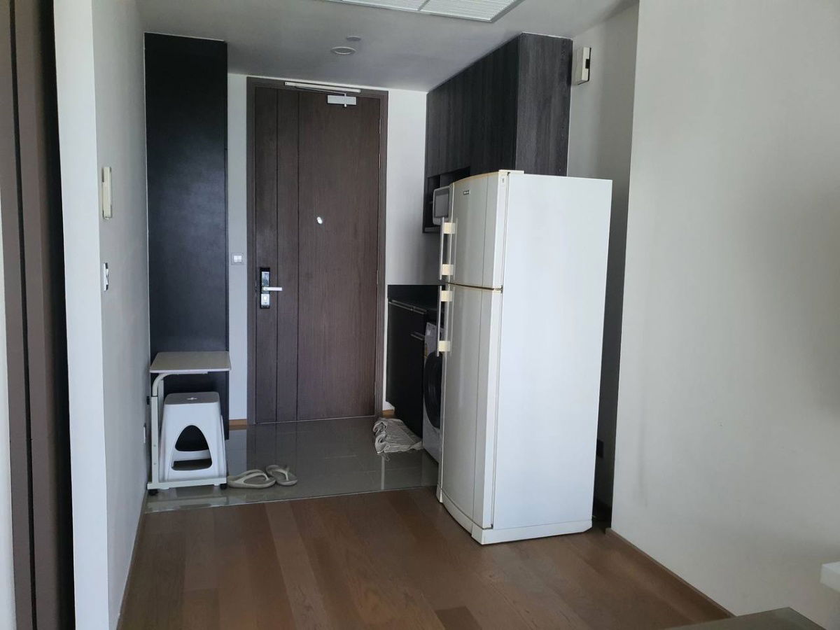 picture Ashton Chula Silom【𝐒𝐄𝐋𝐋 & 𝐑𝐄𝐍𝐓】🔥Dark and classy tones with simple and cool in every corner of the room🔥  Contact Line ID: @hacondo - 8/10
