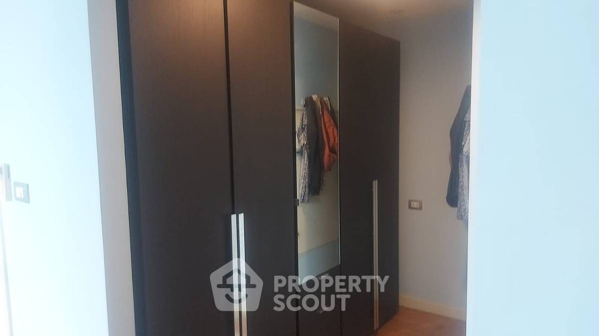 picture 3-BR Condo at Watermark Chaophraya near BTS Krung Thon Buri (ID 2035835) - 11/17