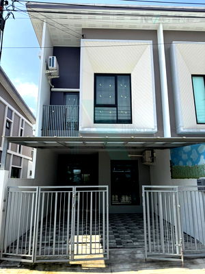 ขายทาวน์โฮม : ขายทาวน์เฮาส์ โครงการ ไทม์โฮม 62 เฉลิมพระเกียรติ ร.9 ซอย 62 2 ชั้น 2 ห้องนอน 2 ห้องน้ำ
